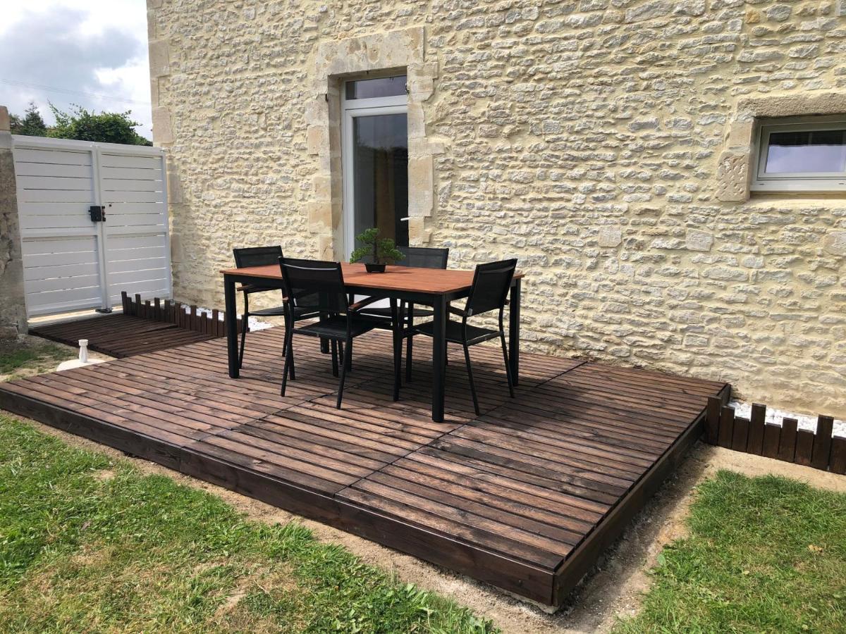 Gite Avec Jardin A 1,5 Km Des Plages Du Debarquement Tracy-sur-Mer Exterior photo